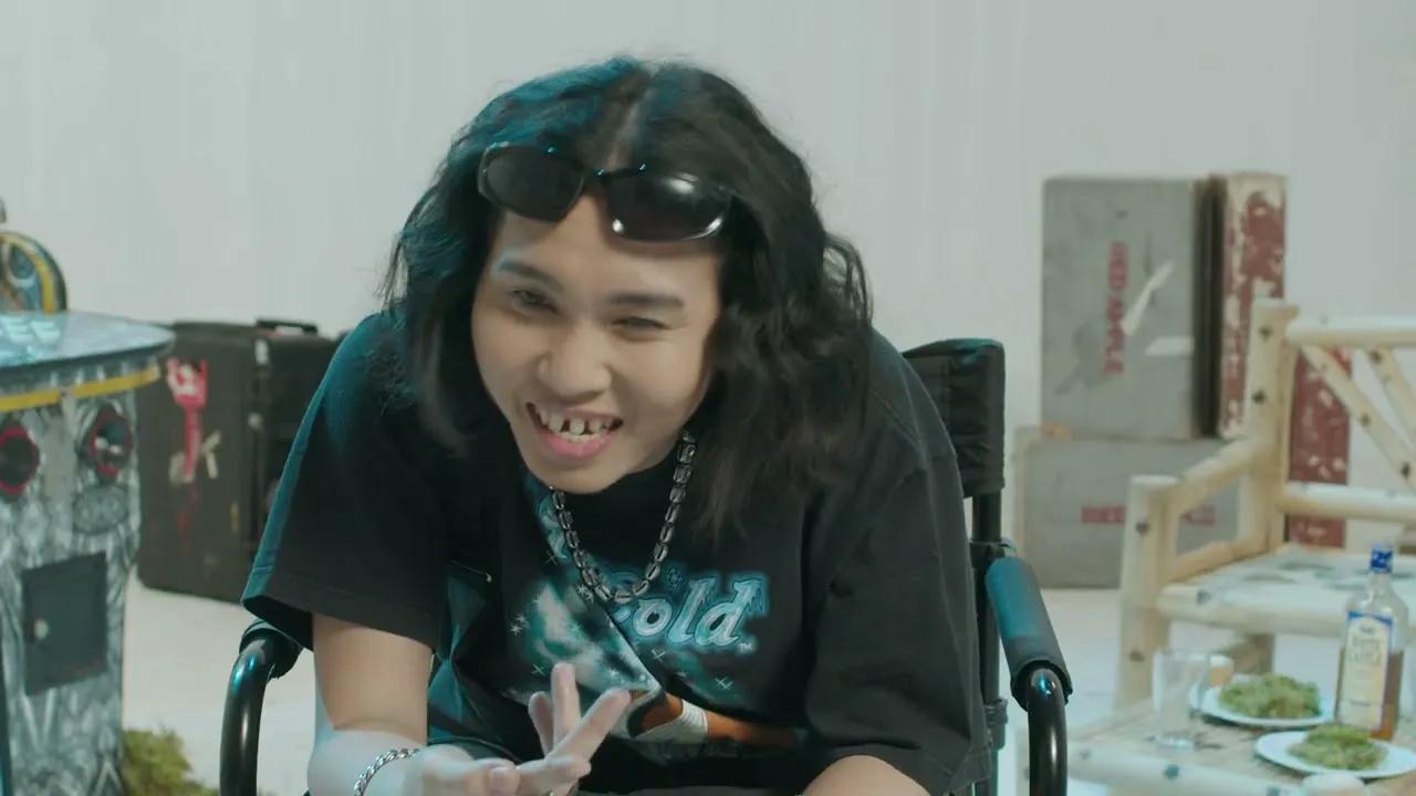Screenshot from Sassa Gurl/Youtube