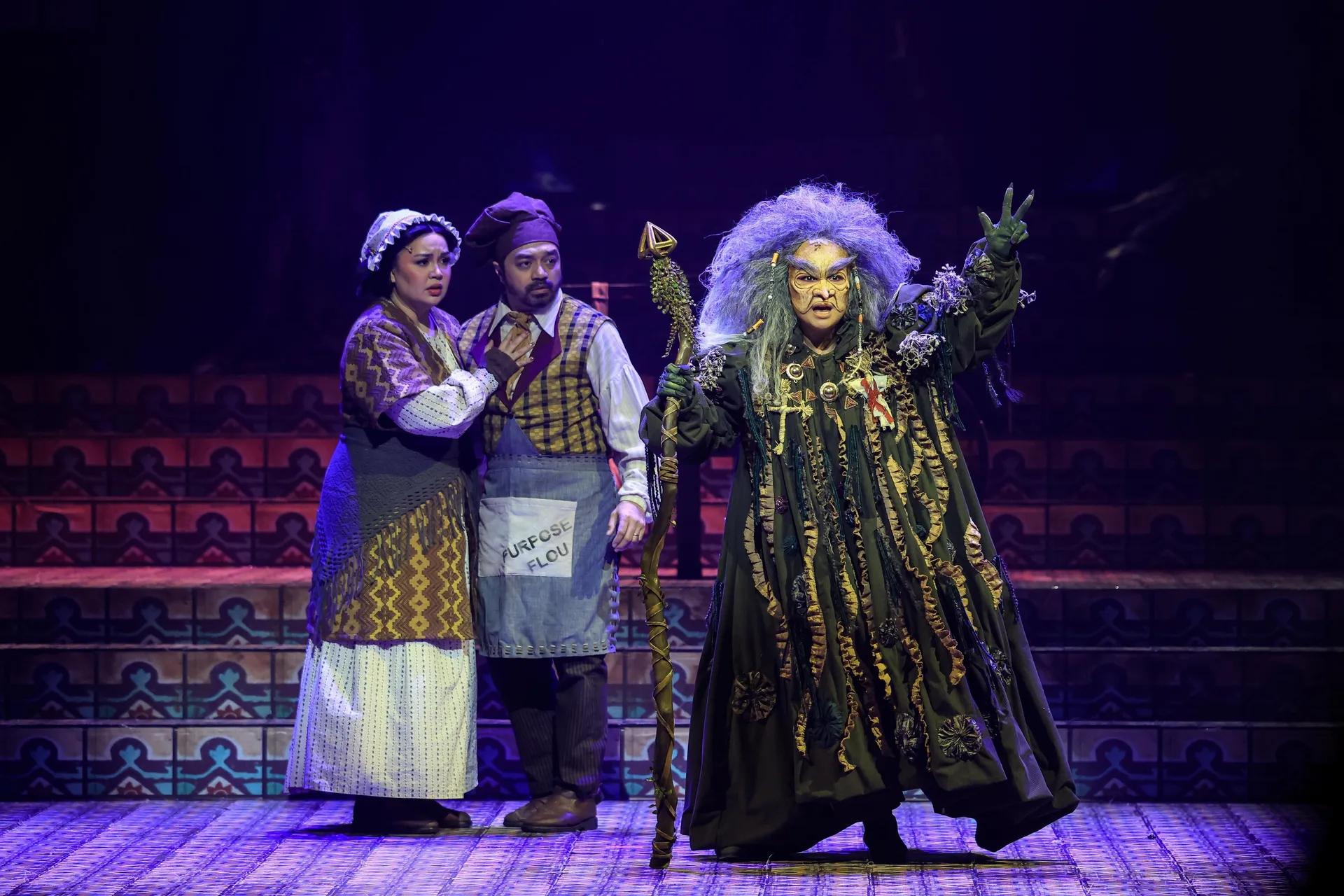 (Photo by Mark Alvarez/Theatre Group Asia) (Photo by Mark Alvarez/Theatre Group Asia)