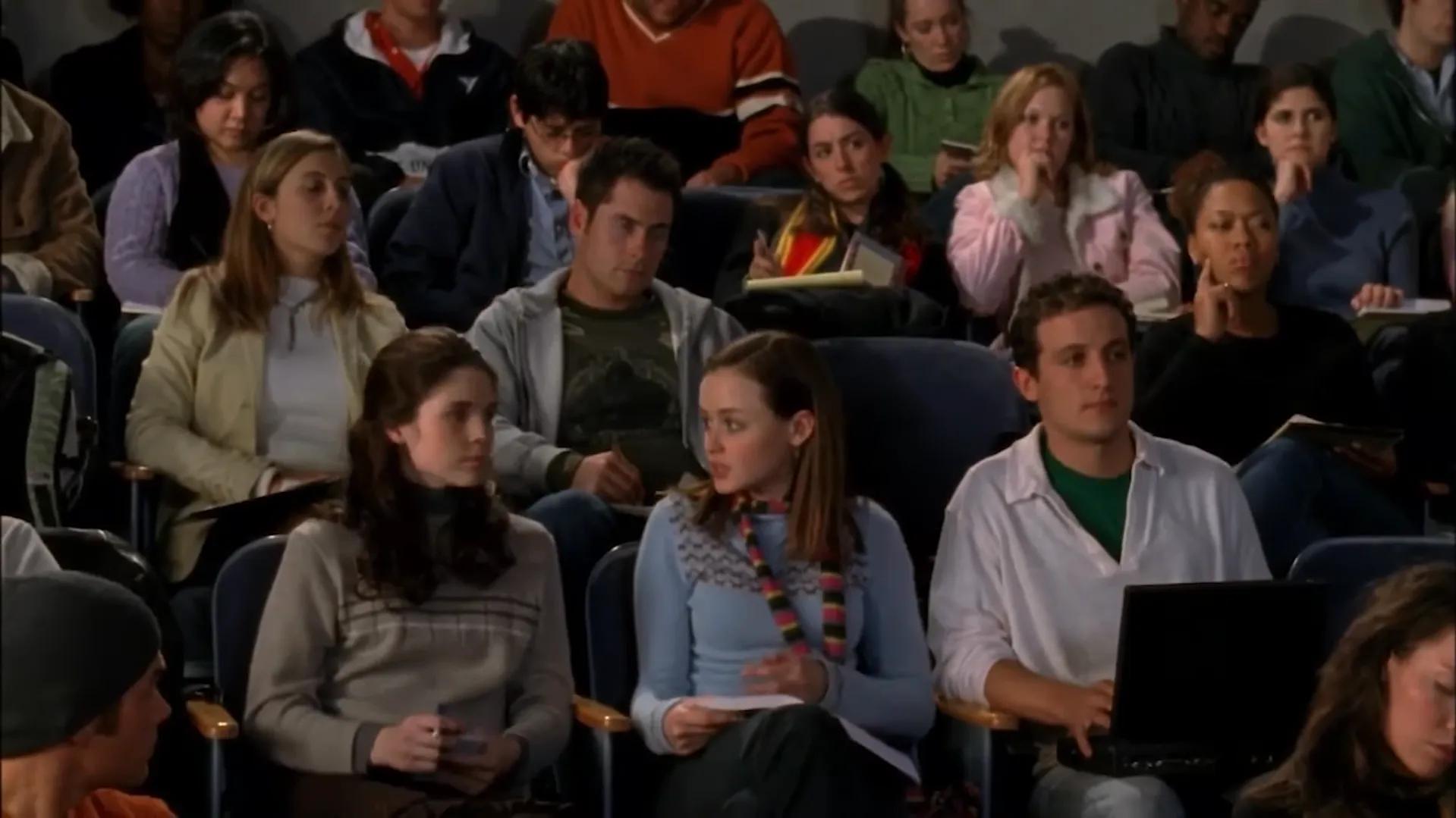 Screenshot from Gilmore Girls (2000) Screenshot from Gilmore Girls (2000)